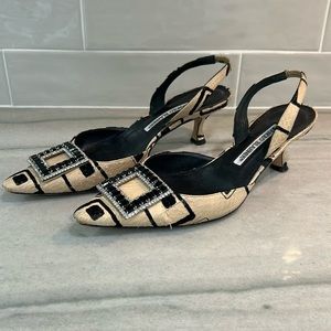 Manolo Blahnik Cream/Black snakeskin slingback pumps. 36.5 / 6-1/2 B